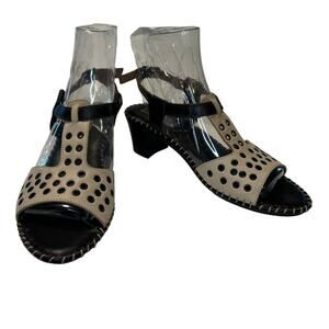 LaPlume Leather Heel Sandals Grommet Detail Ankle Strap Open Toe Sz 41/10.5 NWOT